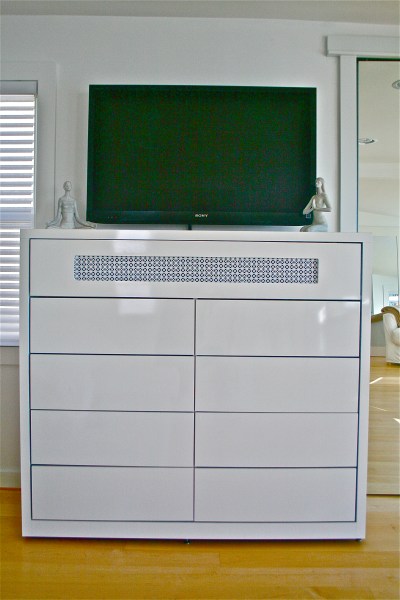 White Dresser TV stand white gloss Italian Laminate push to open drawers 4.5ft W x 20in D x 4ft H
